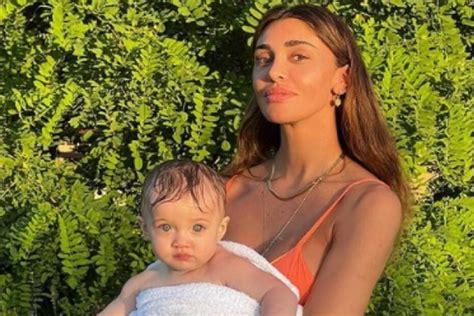 Belen Rodriguez figli: nelle nuove foto Luna Mari è .